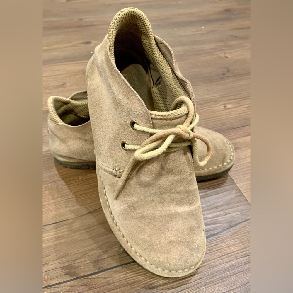 Vintage DKNY Chukka size 8
